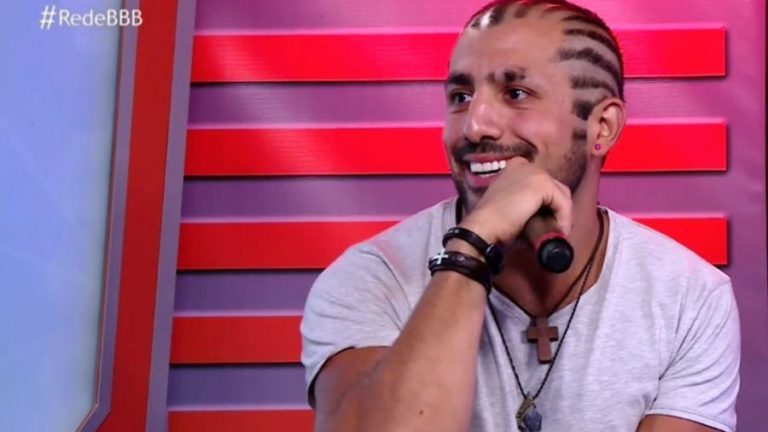 Kaysar revela ter coleção de vibradores
