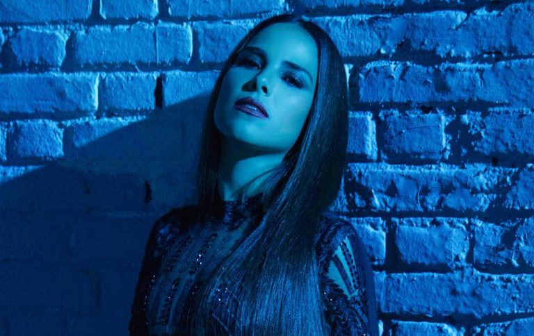 Wanessa Camargo sensualiza no clipe de “Mulher Gato”