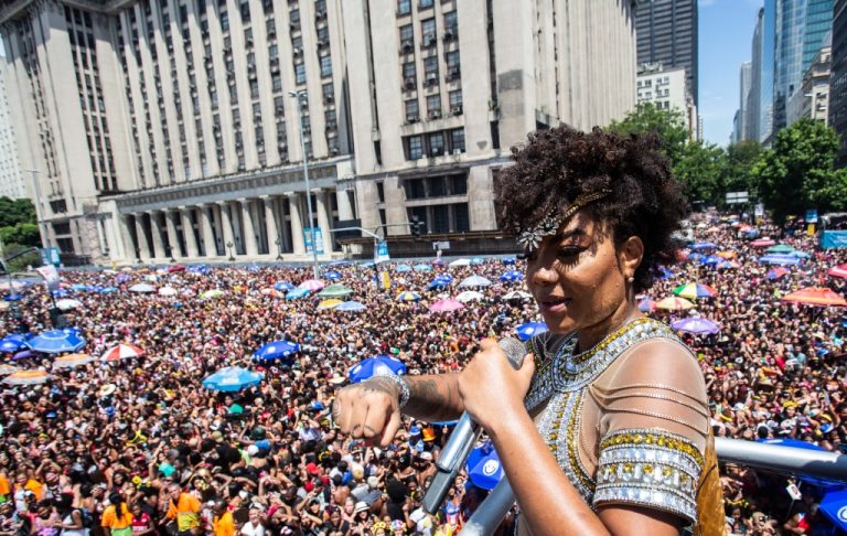 Ludmilla lamenta confusões e cancelamento do seu bloco no Rio de Janeiro