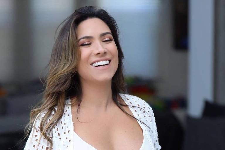 Grávida, Patrícia Abravanel deixa SBT e escolhe substitutas