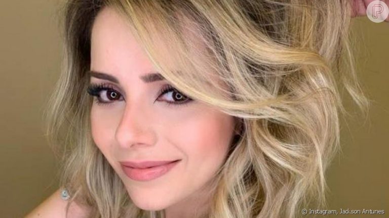 Sandy tem atitude surpreendente: invade palco e derruba jornalista no chão