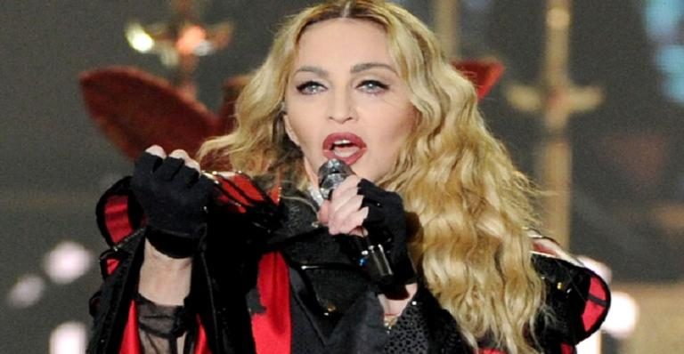 Novo álbum de Madonna tem capa e tracklist revelados