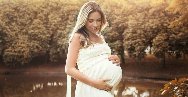 Patricia Abravanel dá à luz a seu terceiro filho e compartilha momento com os fãs