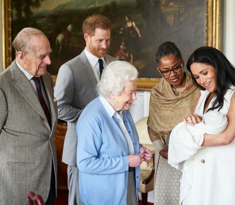 Família Real revela nome do primeiro filho do Príncipe Harry e Meghan Markle