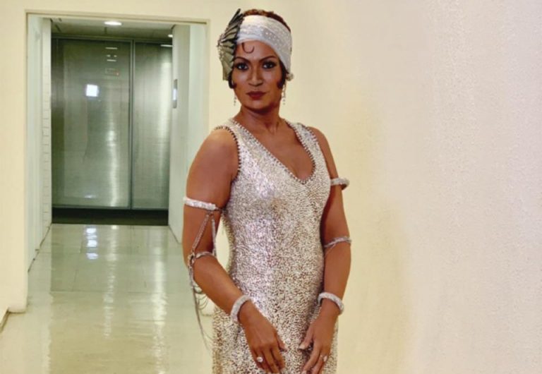 Solange Almeida interpreta Whitney Houston no quadro “Show dos Famosos”