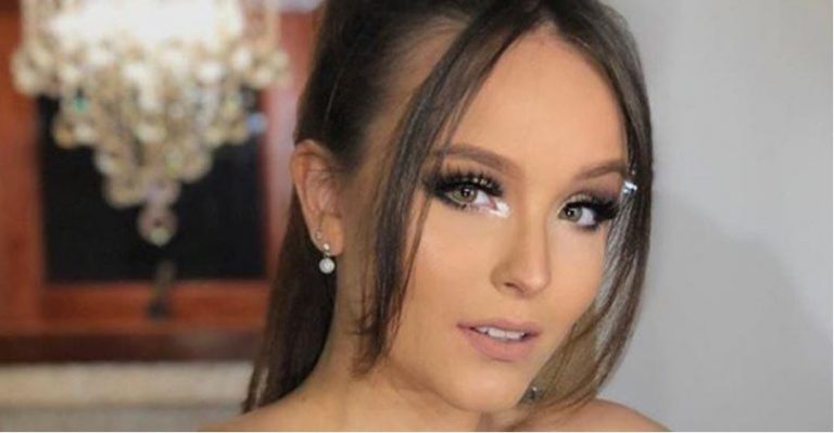 Larissa Manoela divulga capa e detalhes do novo álbum