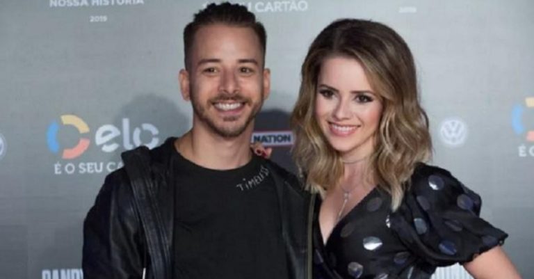 Sandy revela detalhes da turnê com o irmão Junior para seguidores