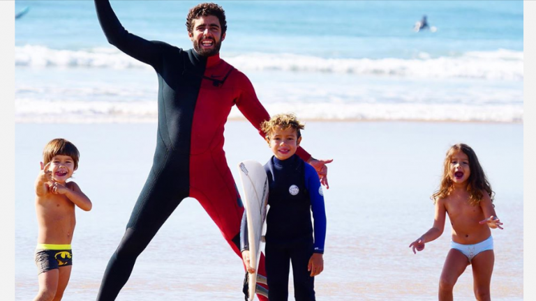Pedro Scooby faz homenagem aos filhos
