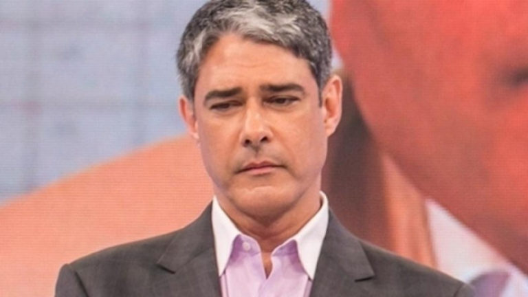 Afastado do JN, Bonner aparece irreconhecível nas redes sociais após doença
