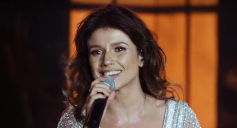 Sem Luan Santana, Paula Fernandes lança clipe ao vivo de “Juntos”
