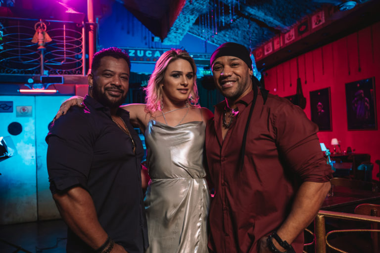 Angelo e Angel lançam clipe protagonizado por atriz de “A Dona do Pedaço”