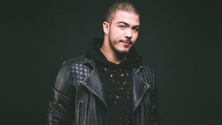 Filho de Ronaldo Fenômeno agita festa em restaurante de Fortaleza