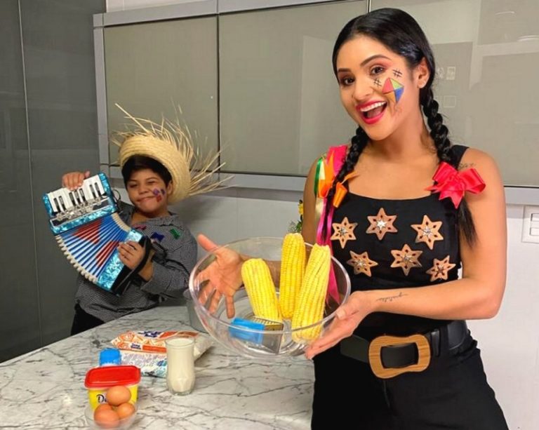 Mileide Mihaile e Yhudy preparam receita típica de festas juninas
