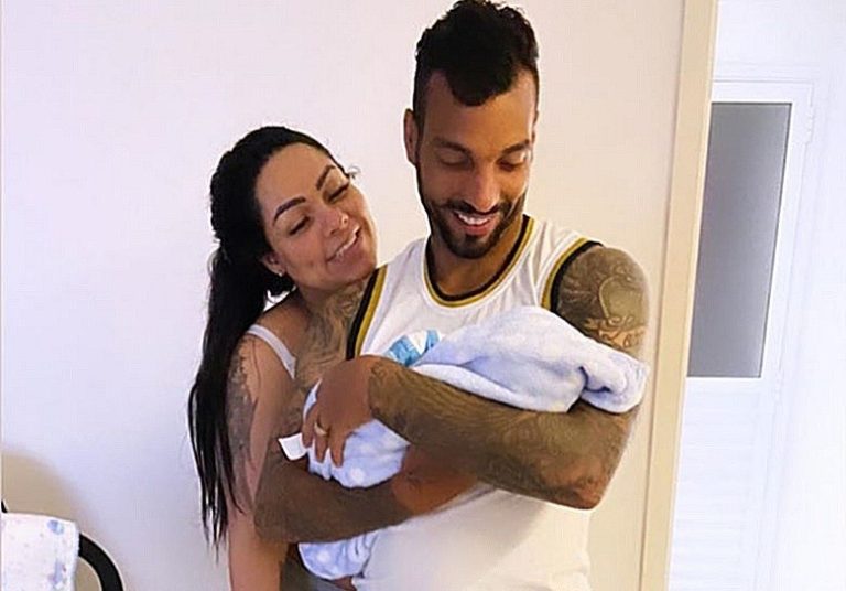 Surpresa: Mulher Melancia apresenta filho com o jogador de futebol Michel Macedo