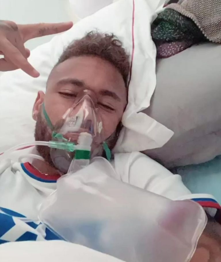 Neymar posta selfie com inalador e preocupa fãs