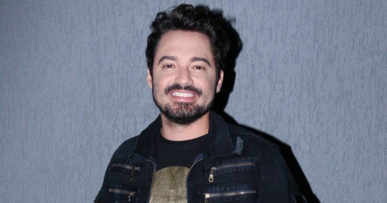Cantor sertanejo Fernando Zor sofre acidente de carro