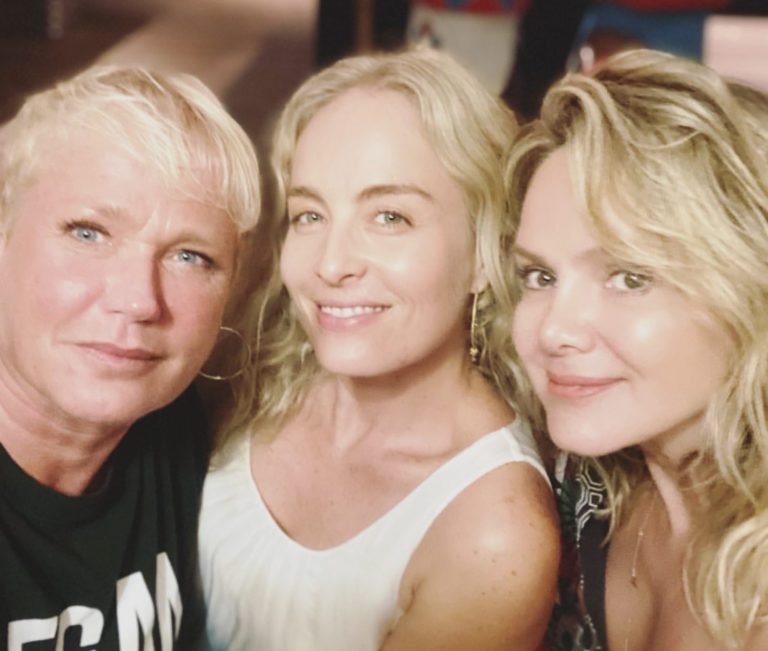 Xuxa, Angélica e Eliana se reencontram e levam internet à loucura