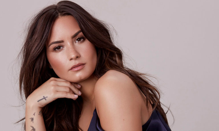 Demi Lovato afirma ter feito contato com extraterrestres no fim de semana