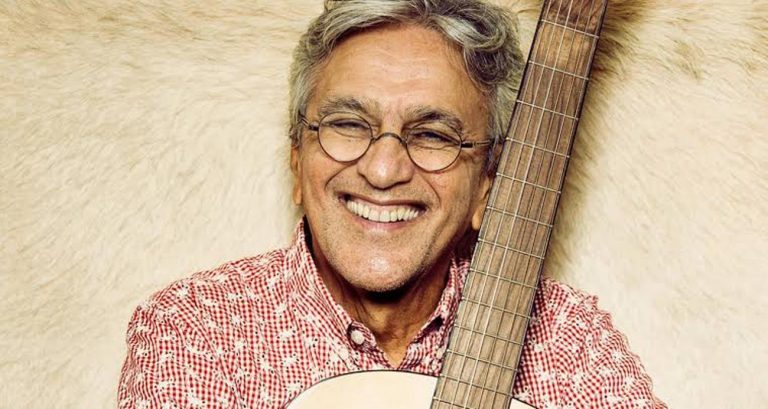 Caetano Veloso fará live especial de fim de ano