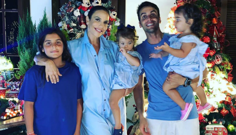 Ivete Sangalo ensina filhas a nadarem e compartilha imagens com os fãs