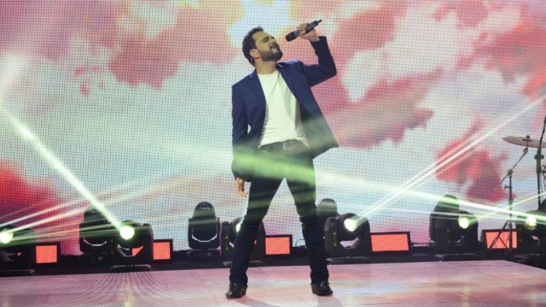 Luciano Camargo grava especial de fim de ano da Record TV