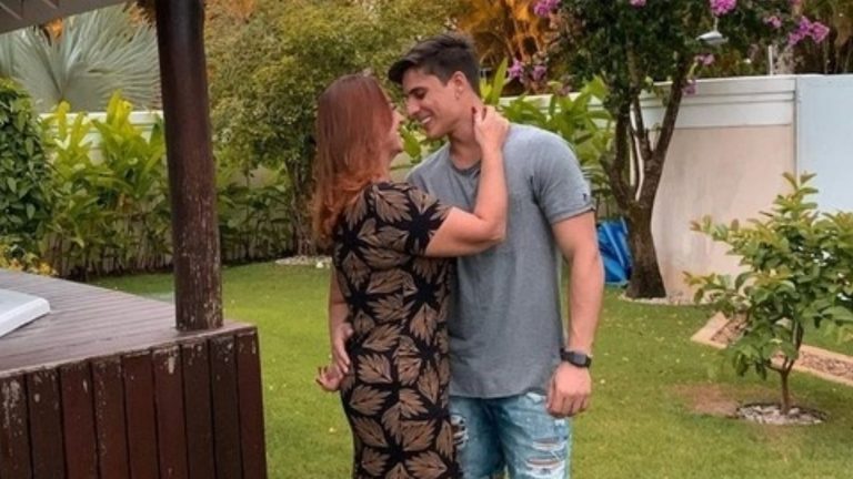 Tiago Ramos faz declaração à mãe de Neymar nas redes socais