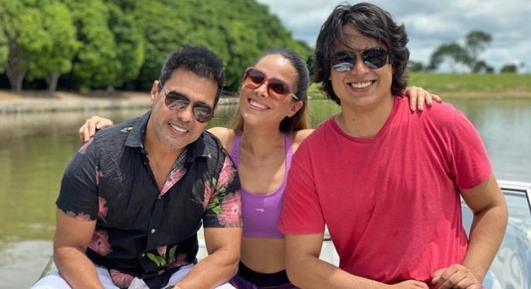 Zezé recebe visita dos filhos em sua fazenda milionária