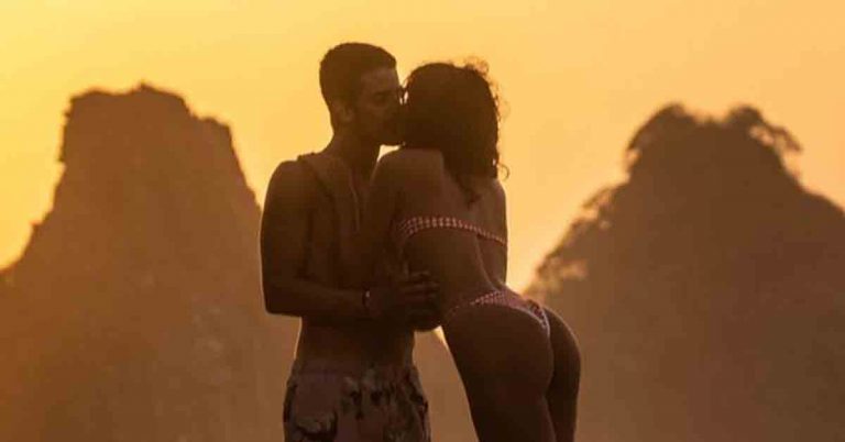 Bruna Marquezine aproveita ‘Dia do Beijo’ para assumir namoro com Enzo Celulari