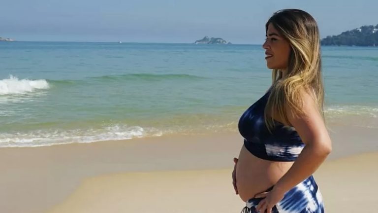 Bruna Surfistinha revela que está grávida de gêmeas