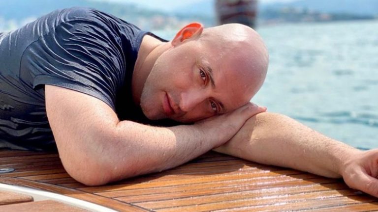 Artistas internacionais lamentam morte de Paulo Gustavo na web