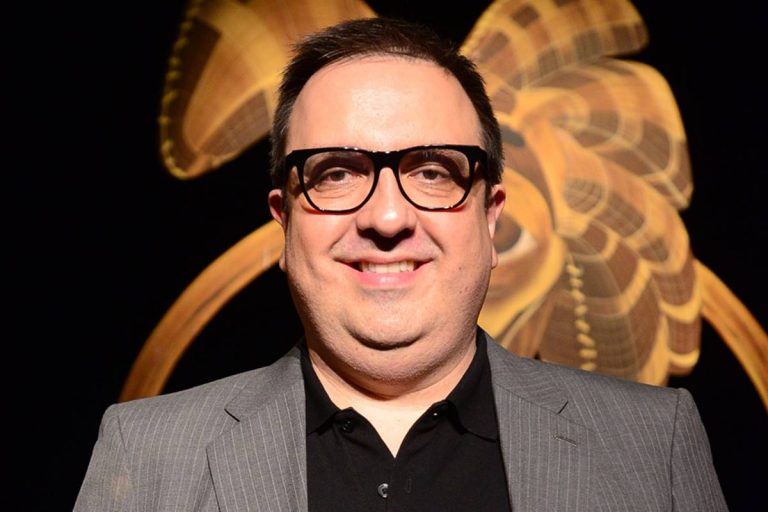 Diretor de ‘A Fazenda’ alfineta Boninho nas redes sociais
