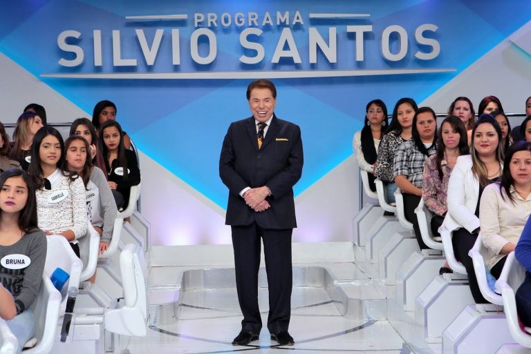 Patrícia nega que Silvio Santos tenha sido internado na UTI pela Covid