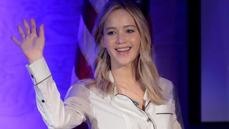 Jennifer Lawrence anuncia gravidez aos 31 anos