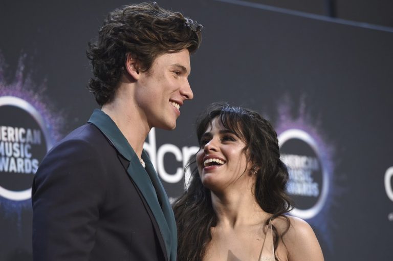 Shawn Mendes e Camila Cabello anunciam fim do relacionamento