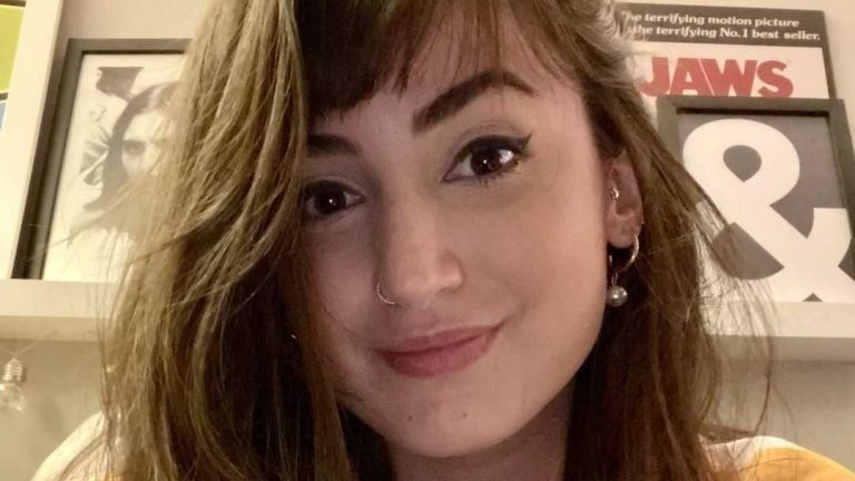 Mari Palma faz homenagem ao pai que morreu neste ano