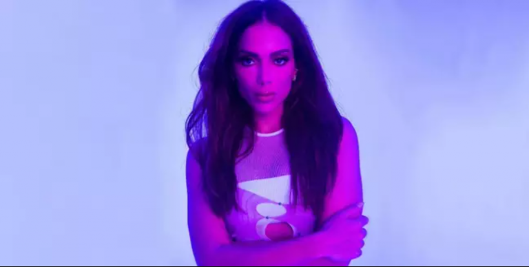 Anitta torce pela saída de Laís: “Apenas doida pra ver ele [Gustavo] jogando sem uma sombra do lado”