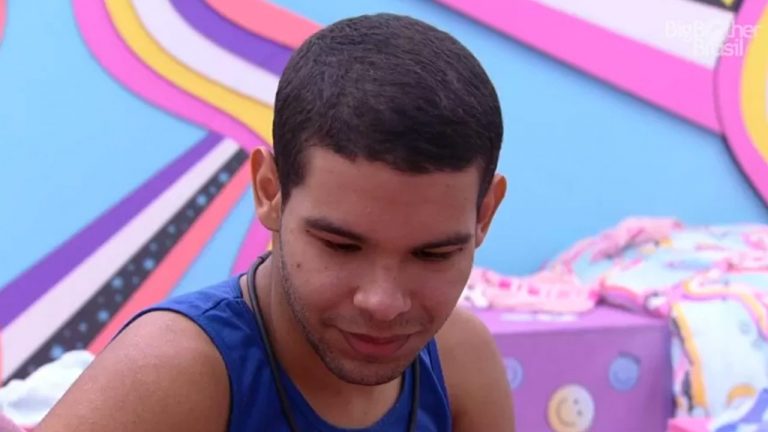 Em meio a clima de eliminação, Vyni se declara para Eliezer: ‘Amo você e não espero reciprocidade’