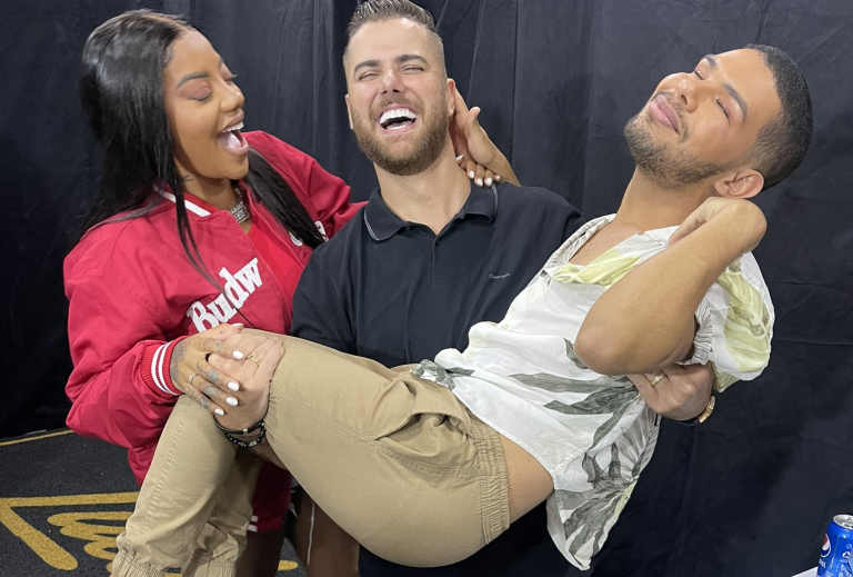 Vyni se diverte com amigas do quarto lollipop e conhece Ludmilla e Zé Neto