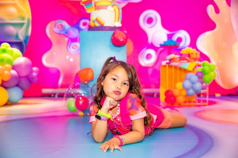 Youtuber mirim bate 300 milhões de visualizações