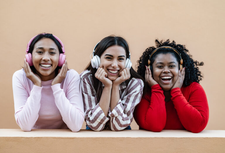 Para comemorar Dia Internacional da Amizade, Spotify lança “Mix de Amigos”