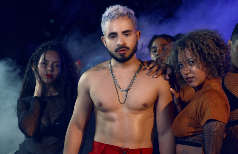 Davi Bandeira alcança primeiro lugar no iTunes Brasil