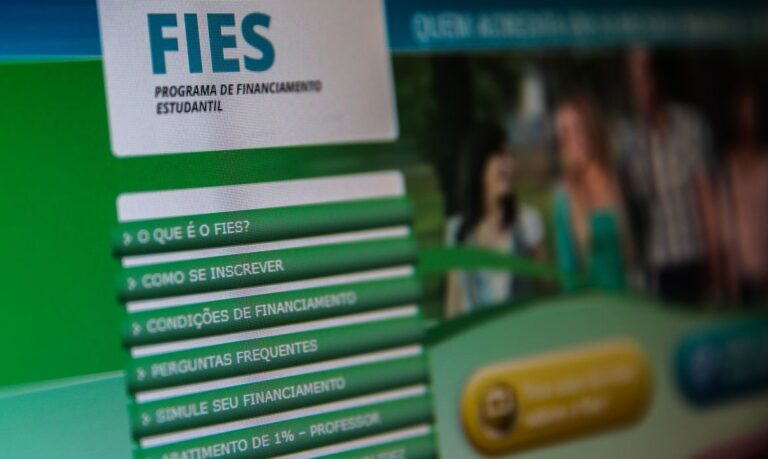 Pré-selecionados no Fies devem enviar informações até esta sexta-feira (19)