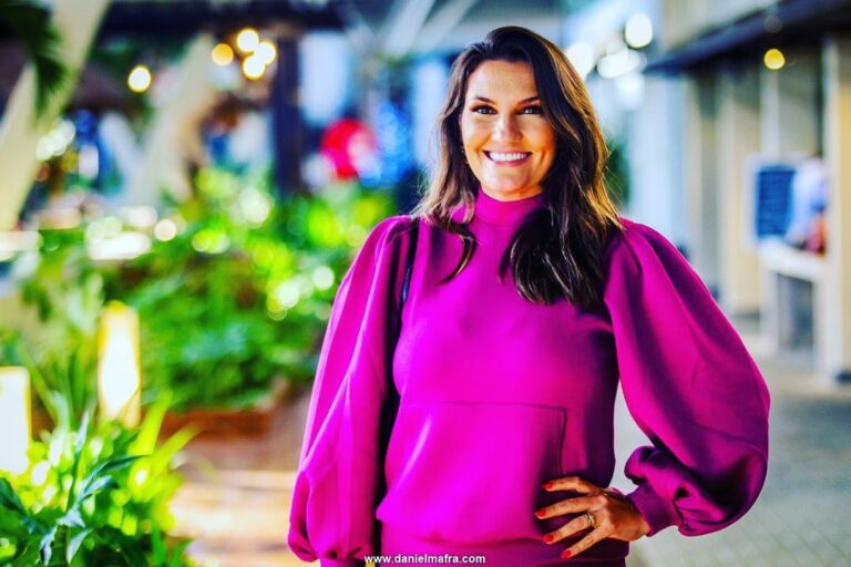 Longe da televisão, Mariana Sasso se realiza como palestrante