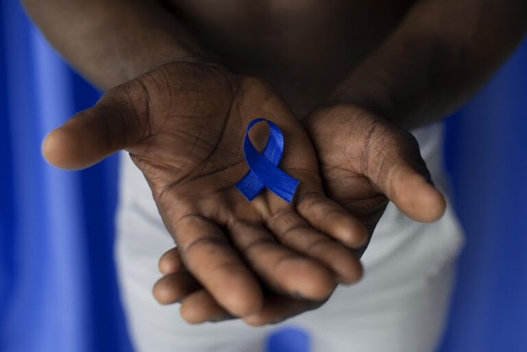 Novembro Azul: 6 benefícios do INSS para homens em tratamento do câncer de próstata