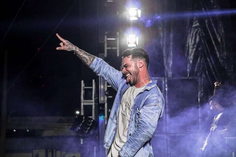 Luketta e outros artistas agitam Vegas Pub na sexta-feira (02)