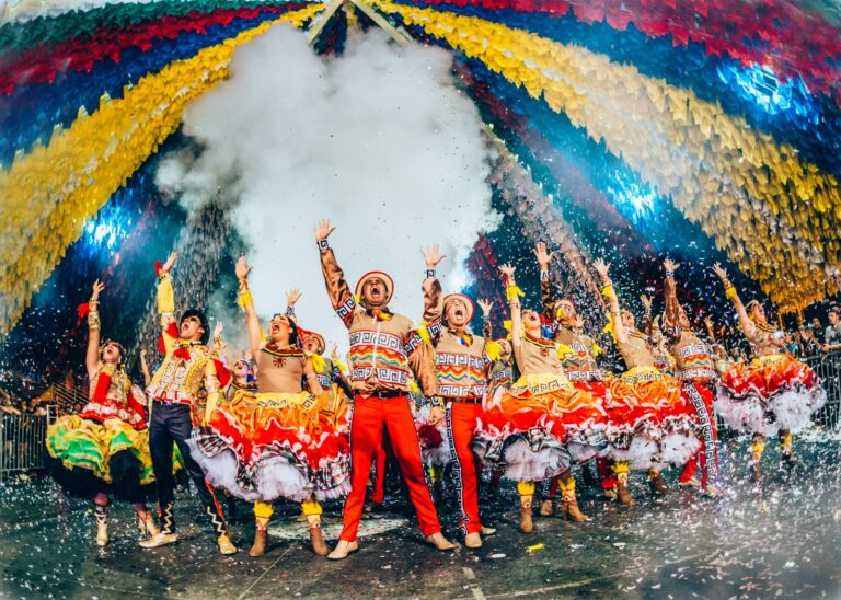 Tradição, Gastronomia e Música: Shopping de Fortaleza recebe estrutura temática em homenagem às festas juninas