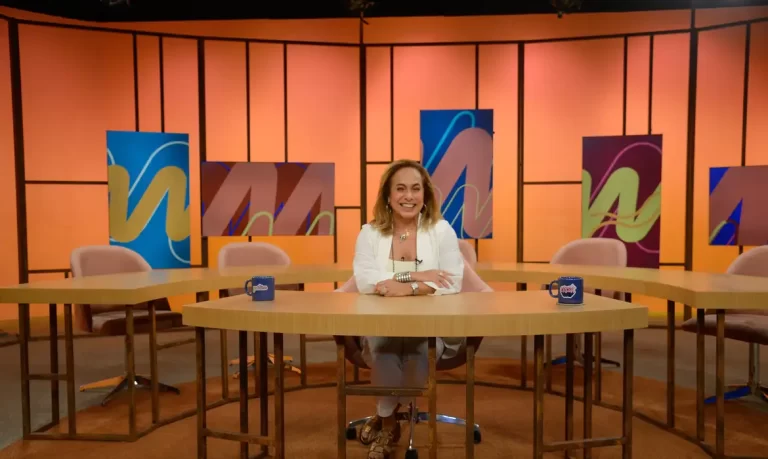 Sem Censura, com Cissa Guimarães, volta às origens nesta segunda-feira (26)