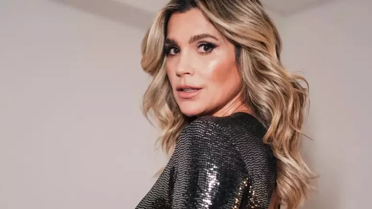 Flávia Alessandra reclama dos sintomas da menopausa