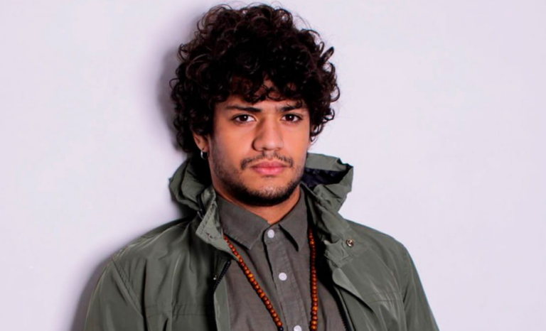 Ex-Chiquititas faz desabafo sobre dificuldades da vida artística