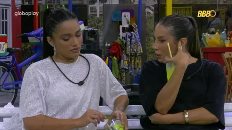 Renata e Eva criticam Delma durante Festa do Líder
